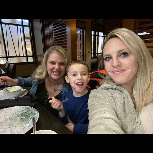 Meet your Posher, Britney - Picture 5 of 16